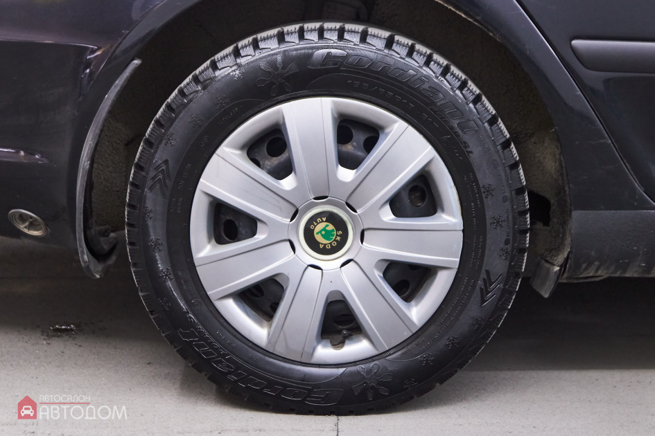 Продажа Skoda Octavia II (A5) Рестайлинг 1.6 MT (102 л.с.) 2012 Черный в Автодом