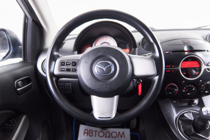 Продажа Mazda 2 II (DE) 1.3 MT (86 л.с.) 2009 Серебристый в Автодом