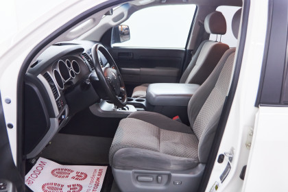 Продажа Toyota Tundra II Double Cab 5.7 AT (381 л.с.) 2011 Белый в Автодом