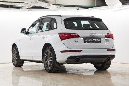 Продажа Audi Q5 I (8R) Рестайлинг 2.0 AT (225 л.с.) 2013 Белый в Автодом