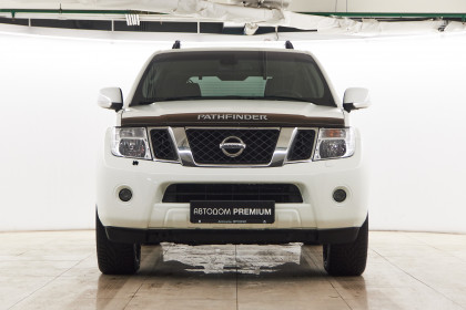 Продажа Nissan Pathfinder III Рестайлинг 2.5 MT (190 л.с.) 2011 Белый в Автодом