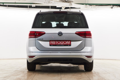 Продажа Volkswagen Touran III 1.6 AMT (115 л.с.) 2019 Серебристый в Автодом