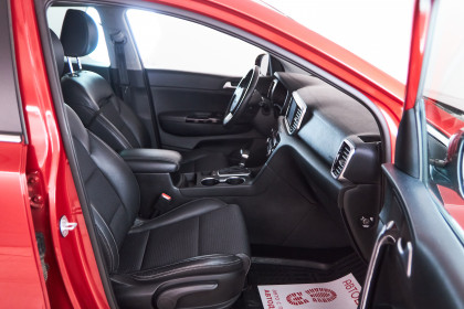 Продажа Kia Sportage IV Рестайлинг 2.0 AT (150 л.с.) 2019 Красный в Автодом