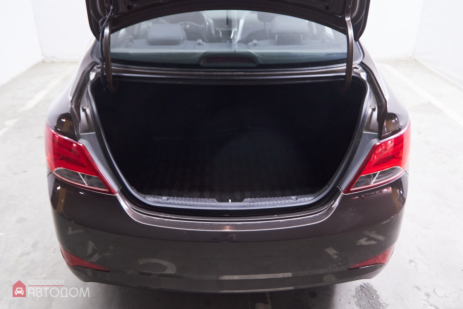 Продажа Hyundai Solaris I Рестайлинг 1.4 MT (107 л.с.) 2015 Коричневый в Автодом