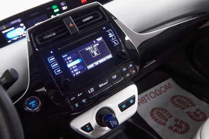 Продажа Toyota Prius IV (XW50) 1.8 AT (98 л.с.) 2018 Серый в Автодом