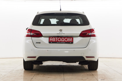 Продажа Peugeot 308 II Рестайлинг 1.5 MT (131 л.с.) 2018 Белый в Автодом