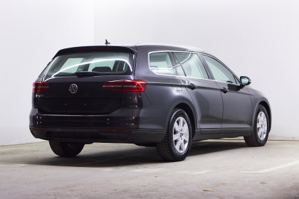 Продажа Volkswagen Passat B8 2.0 AMT (150 л.с.) 2018 Серый в Автодом
