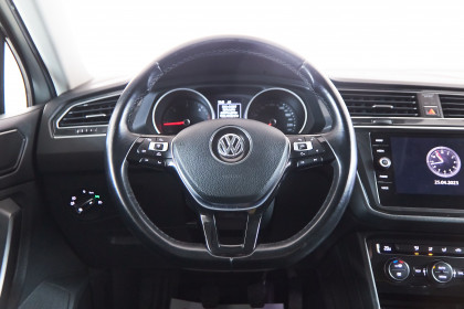 Продажа Volkswagen Tiguan II 2.0 MT (150 л.с.) 2017 Белый в Автодом