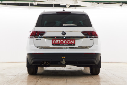 Продажа Volkswagen Tiguan II 2.0 MT (150 л.с.) 2017 Белый в Автодом