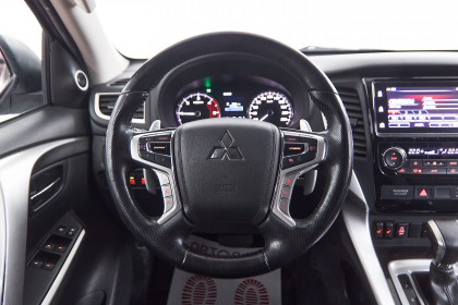 Продажа Mitsubishi Pajero Sport III 2.4 AT (181 л.с.) 2017 Серебристый в Автодом