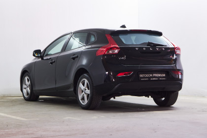 Продажа Volvo V40 II 2.0 MT (120 л.с.) 2015 Черный в Автодом