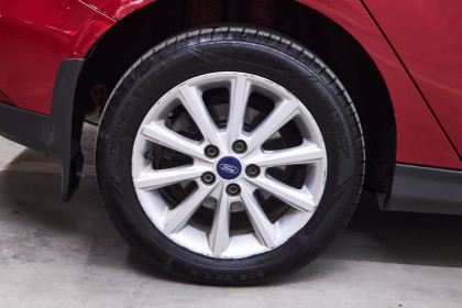 Продажа Ford Focus III Рестайлинг 1.6 AMT (125 л.с.) 2016 Бордовый в Автодом