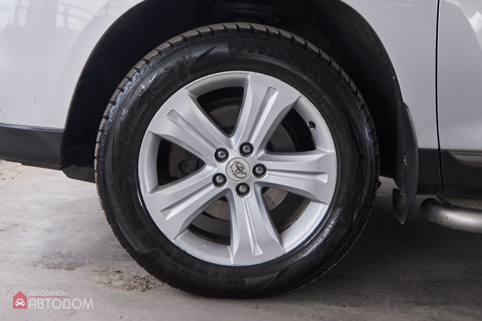 Продажа Toyota Highlander II (U40) Рестайлинг 3.5 AT (273 л.с.) 2012 Серебристый в Автодом