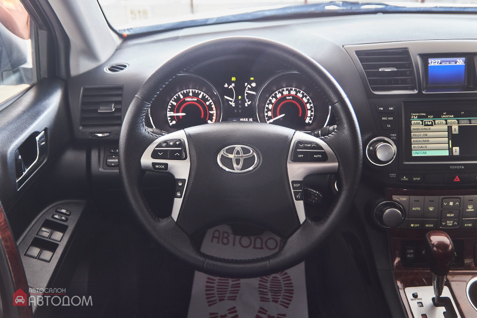 Продажа Toyota Highlander II (U40) Рестайлинг 3.5 AT (273 л.с.) 2012 Серебристый в Автодом