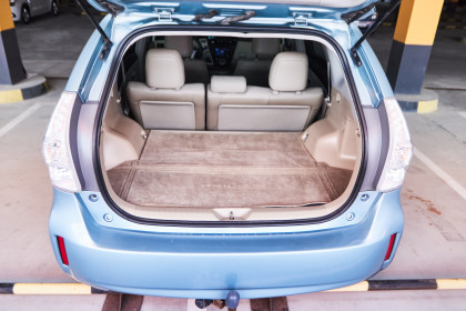 Продажа Toyota Prius v (+) I (ZVW40/41) 1.8 AT (99 л.с.) 2014 Серый в Автодом