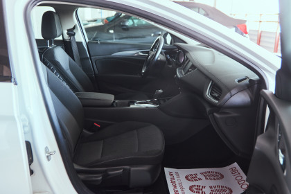 Продажа Buick Regal VI 2.0 AT (250 л.с.) 2018 Белый в Автодом