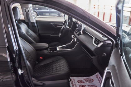 Продажа Toyota RAV4 V (XA50) 2.0 CVT (149 л.с.) 2020 Черный в Автодом