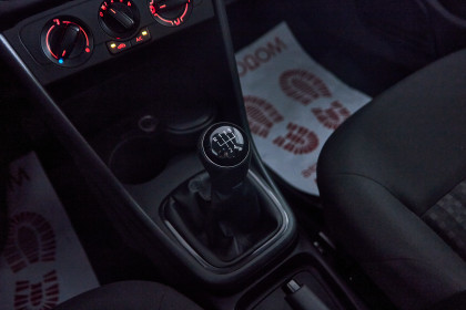 Продажа Volkswagen Polo V Рестайлинг 1.6 MT (105 л.с.) 2015 Черный в Автодом