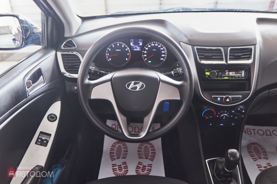 Продажа Hyundai Solaris I Рестайлинг 1.4 MT (107 л.с.) 2015 Синий в Автодом