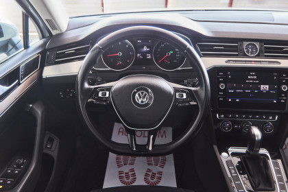 Продажа Volkswagen Passat B8 2.0 AMT (150 л.с.) 2018 Белый в Автодом