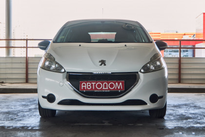 Продажа Peugeot 208 I 1.4 MT (68 л.с.) 2014 Белый в Автодом