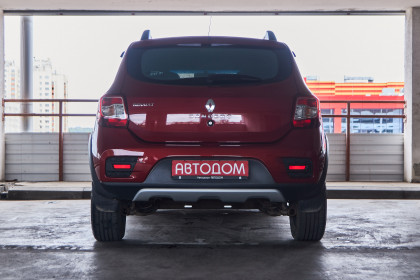 Продажа Renault Sandero II Рестайлинг Stepway 1.6 MT (113 л.с.) 2018 Красный в Автодом