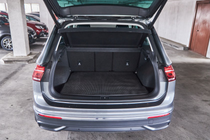 Продажа Volkswagen Tiguan II Рестайлинг 2.0 AMT (190 л.с.) 2021 Серый в Автодом