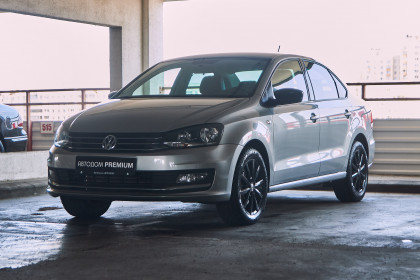 Продажа Volkswagen Polo V Рестайлинг 1.6 AT (110 л.с.) 2017 Серебристый в Автодом