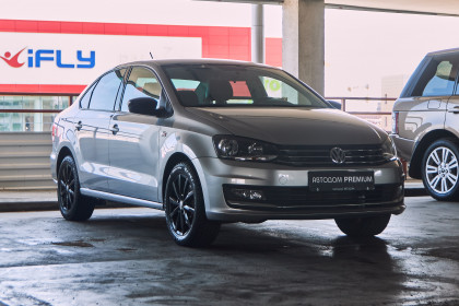 Продажа Volkswagen Polo V Рестайлинг 1.6 AT (110 л.с.) 2017 Серебристый в Автодом