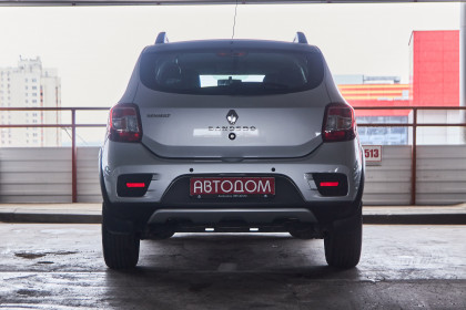 Продажа Renault Sandero II Рестайлинг Stepway 1.6 MT (113 л.с.) 2018 Серый в Автодом