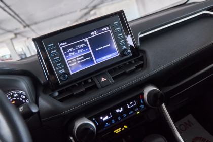 Продажа Toyota RAV4 V (XA50) 2.5 AT (205 л.с.) 2019 Белый в Автодом