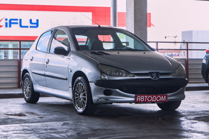 Продажа Peugeot 206 I 1.4 AT (75 л.с.) 2003 Серый в Автодом