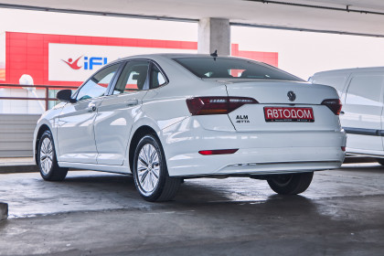 Продажа Volkswagen Jetta VII 1.4 AT (150 л.с.) 2018 Белый в Автодом