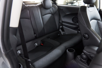 Продажа MINI Hatch III (F55/F56) Рестайлинг 2 Cooper SE 0.0 AT (184 л.с.) 2021 Серый в Автодом