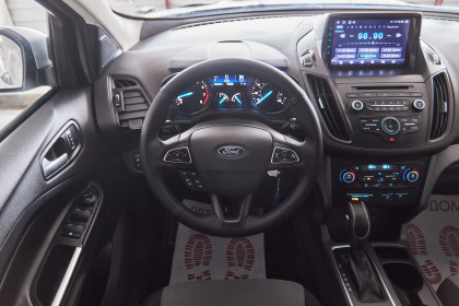 Продажа Ford Escape III Рестайлинг 1.5 AT (182 л.с.) 2018 Серебристый в Автодом