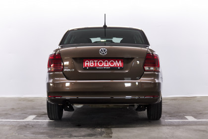 Продажа Volkswagen Polo V Рестайлинг 1.6 MT (110 л.с.) 2017 Коричневый в Автодом