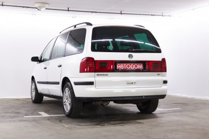 Продажа Volkswagen Sharan I Рестайлинг 1.8 AT (150 л.с.) 2003 Белый в Автодом