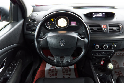 Продажа Renault Megane III 1.5 MT (90 л.с.) 2008 Красный в Автодом