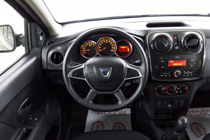Продажа Dacia Logan II Рестайлинг 1.0 MT (73 л.с.) 2018 Синий в Автодом