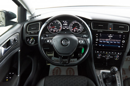 Продажа Volkswagen Golf VII Рестайлинг 1.6 MT (115 л.с.) 2019 Черный в Автодом