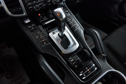 Продажа Porsche Cayenne II (958) 3.6 AT (300 л.с.) 2011 Черный в Автодом