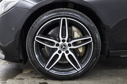 Продажа Mercedes-Benz E-Класс V (W213, S213, C238) 400 d 2.9 AT (340 л.с.) 2019 Черный в Автодом