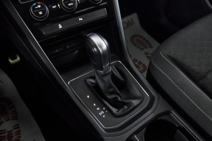 Продажа Volkswagen Touran III DSG7 2.0 AMT (150 л.с.) 2019 Черный в Автодом