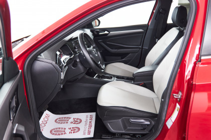 Продажа Volkswagen Jetta VII 8-speed 1.4 AT (147 л.с.) 2018 Красный в Автодом