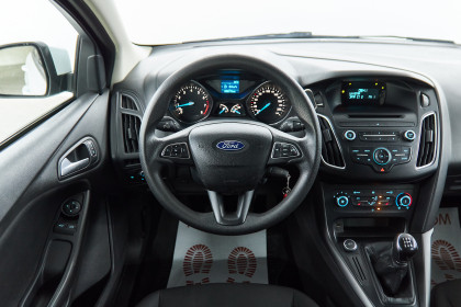 Продажа Ford Focus III Рестайлинг 1.6 MT (105 л.с.) 2018 Белый в Автодом
