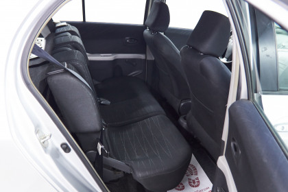Продажа Toyota Yaris II 1.4 MT (90 л.с.) 2007 Серебристый в Автодом