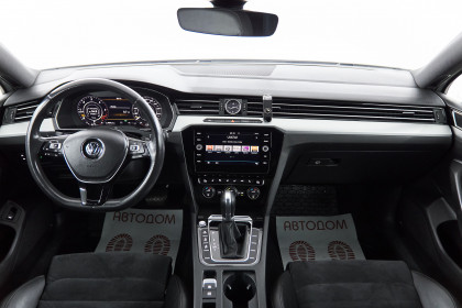 Продажа Volkswagen Passat B8 DSG7 2.0 AMT (190 л.с.) 2017 Белый в Автодом