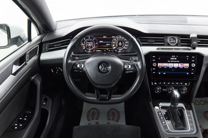 Продажа Volkswagen Passat B8 DSG7 2.0 AMT (190 л.с.) 2017 Белый в Автодом