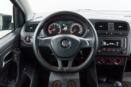 Продажа Volkswagen Polo V Рестайлинг 1.6 MT (110 л.с.) 2018 Серый в Автодом