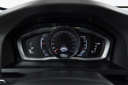 Продажа Volvo V60 I Рестайлинг 2.0 AT (245 л.с.) 2015 Серебристый в Автодом
